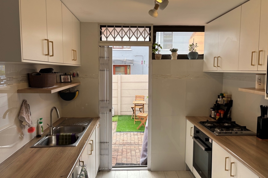 2 Bedroom Property for Sale in Goodwood Estate Western Cape